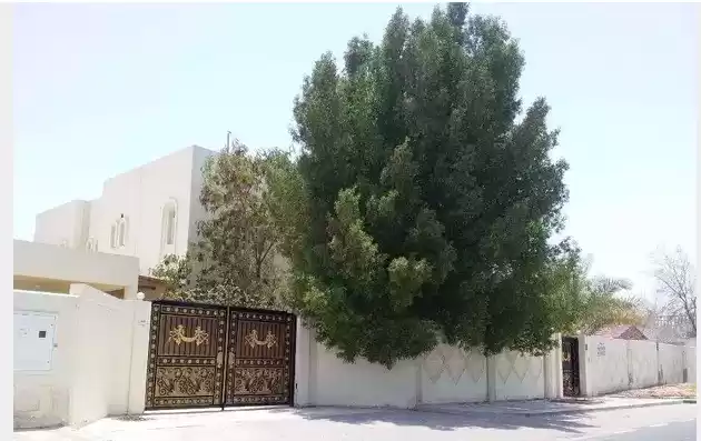 Wohn Klaar eigendom 7+ Schlafzimmer U/F Alleinstehende Villa  zu verkaufen in Al Sadd , Doha #7788 - 1  image 